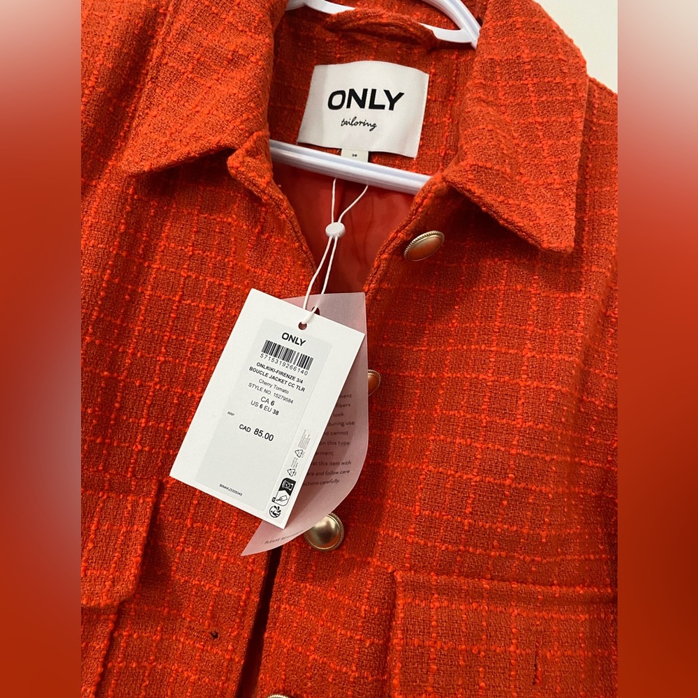 BNWT - Picture 3 of 5